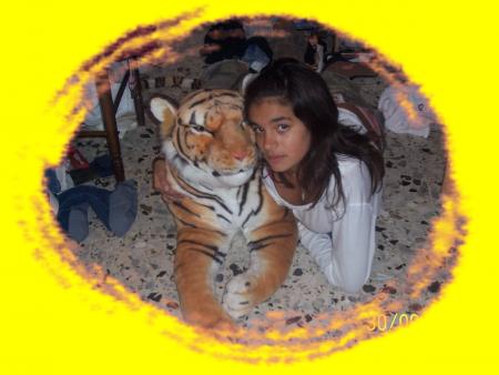 moua é ce fameu tigre ... hein sandy ya ke toi ki pe comprendre ! huhu ...